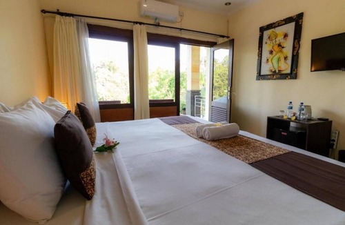 Melayang House | Deluxe double or twin with pool view