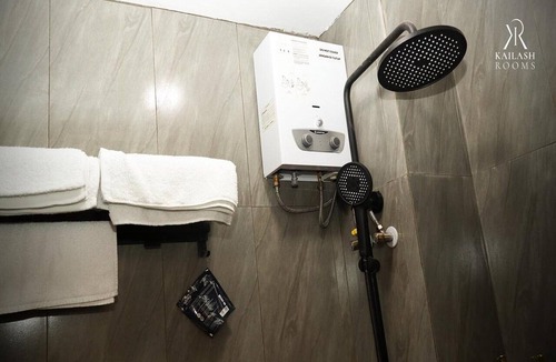 Cipaganti House | Deluxe Twin near Cihampelas Walk