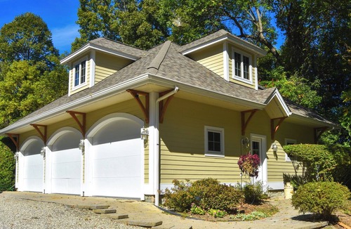 Willsboro Apartment | Dock Access! Charming Lake Champlain Carriage Home