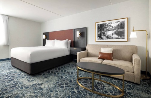 Concord Hotel | DoubleTree by Hilton Downtown Concord