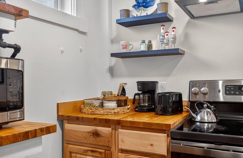 Old North End Apartment | Downtown Burlington Gem: Walk to Church St & Lake