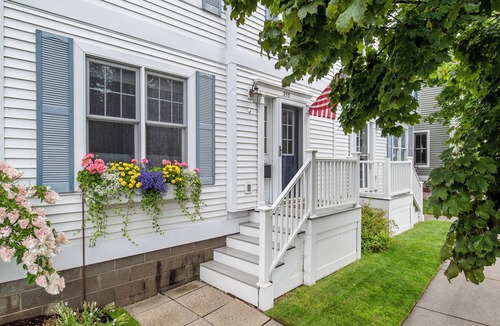 Harbor Springs Condo | Downtown Harbor Springs. 10 minutes to the Highlands and Nubs!