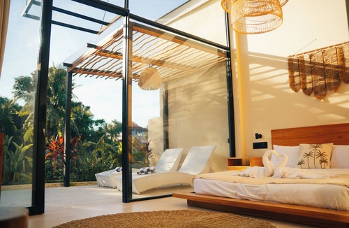 Pejeng House | Dzen Sari Ubud Villa! Rice fields, pool and Stone bath!