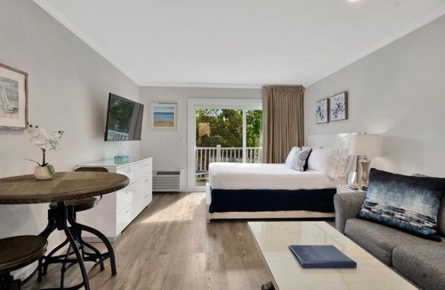 East Hampton North Hotel | East Hampton House Resort