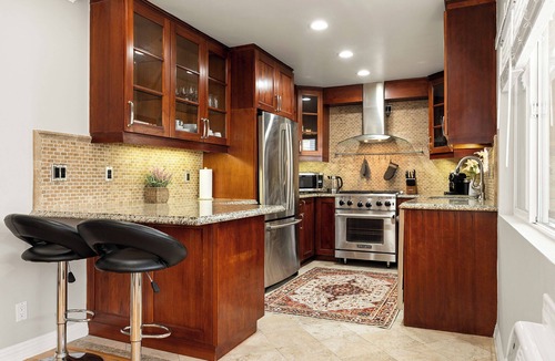 Sawtelle Apartment | Elegant 1BR in Prime Brentwood Pool + Spa + Gym & Parking