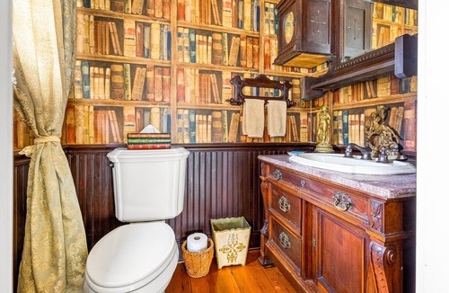 Franklin Springs Other | Elegant home with two living areas, a furnished patio, & wood fireplace