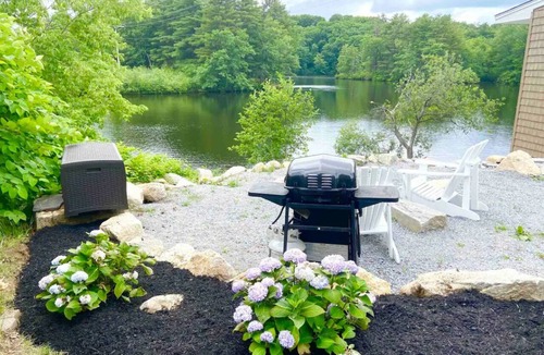 Rimmon Heights House | Enchanting Romantic Riverfront Cottage