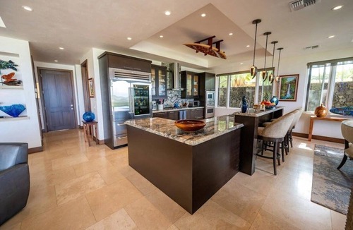 Halama Street Villa | Enjoy great ocean views & whale watching as humpback whales along the coastline.