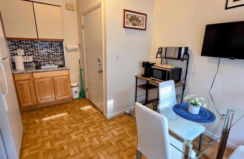 Queens Apartment | Entire Cozy 2BR Private Apartment. Located in the heart of Queens!