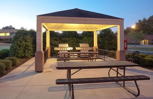 Warren Apartment | Experience Spacious Suites & Modern Amenities in Warren! Kitchen Available!