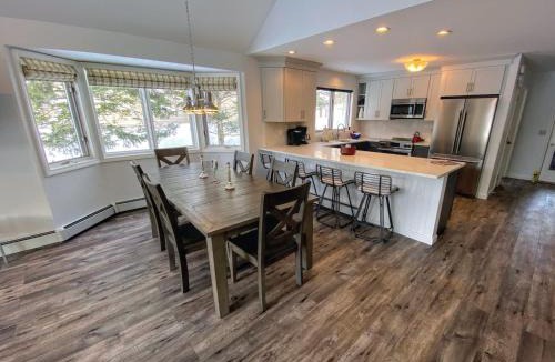 Carroll Villa | F7 Comfortable golf course townhouse within walking distance of Mount Washington Hotel