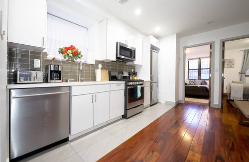 Upper Manhattan Apartment | Family-Friendly Duplex Near Subway | Patio + Games