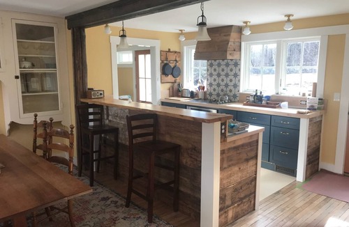 Stratton and Bromley Ski Areas House | Family-sized Farmhouse w/deck & access to private Vermont Quarry. Pet Friendly!