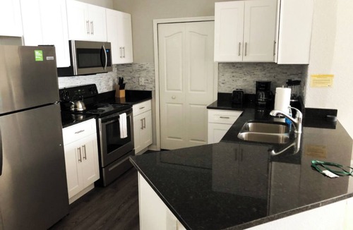 West Kissimmee Condo | Fantastic Award Winning Newly Renovated Condo 4 miles to Disney 2+2