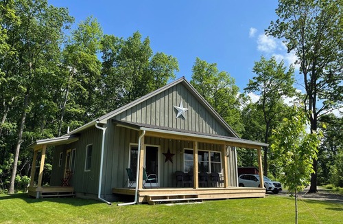 Town of Jerusalem Cottage | Firefly Cottage in the heart of the FingerLakes. Amazing Vineyard views