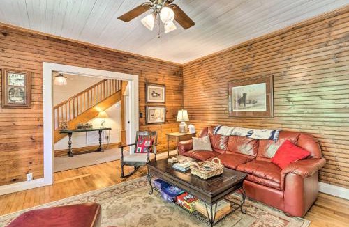 Crumpler House | Fish, Float & Relax Fireside: Home Near New River!
