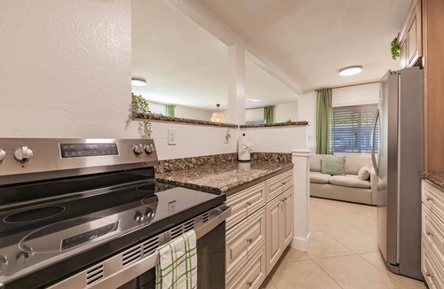 Croissant Park Villa | Fox Lagoon Pool & Spa Villa – 6BD Luxury Stay
