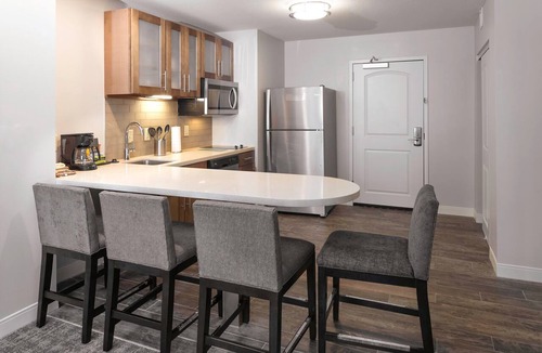 Montgomery Condo | Free Breakfast. Outdoor Pool. Gym. Near Maxwell Air Force Base!