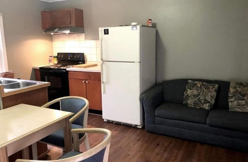 Seneca Falls Apartment | Full Bed | Non Smoking