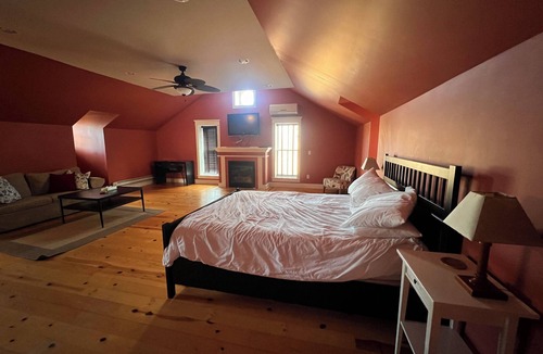 Wheeler House | Full House booking of a history building close to the Dunes