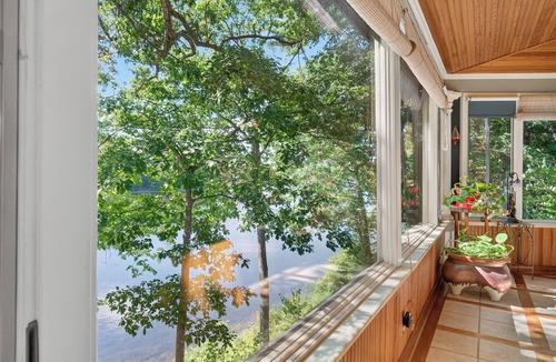 Greenwich House | Governor's Mansion on the Hudson: Saratoga-Adjacent 11-bedroom Riverfront Estate