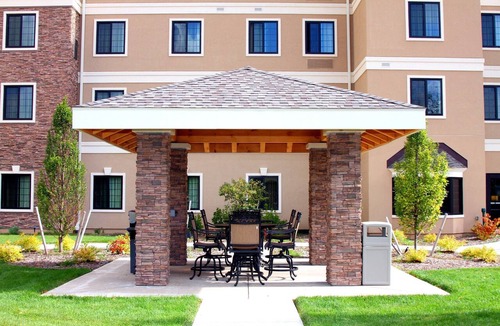 Liverpool Condo | Great for Business Travelers! Free Breakfast + Business Center | 1 Bedroom Suite Near Syracuse