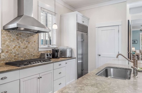 WaterSound Beach House | Great for Large Groups. 1 Minute to Beach. Private Heated Pool. Carriage House