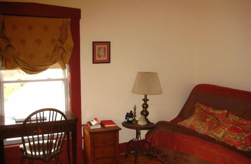 Buckland House | Great Ski Holiday, Fresh snow, 6 Bedrooms, Internet, and village Xmas charm