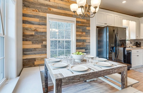 Murphy House | Hammocks & Forest Views: Creekside Murphy Retreat