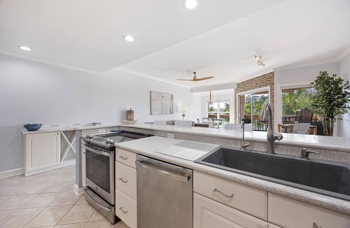 Shelter Cove Condo | Harbourside Haven – Amazing View! -Waterfront Luxury Villa in Shelter Cove, HHI