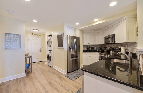 Independence Square Condo | Harbourside 517 Waterpark passes and walk to IRB Sleeps 10