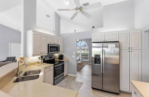 Broadmoor Villa | Hello Summer, full refund*, pool heat, sleeps 6