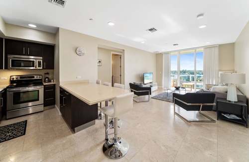 Deerfield Beach Condo | Hemingway Coast to Coast Intracoastal Water View! 2 blocks to Beach &Pickleball