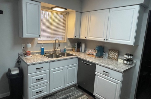 Birch Run Township House | Hill-top Hide-away! Remodeled 3-bedroom house in the Birch Run/Frankenmuth area