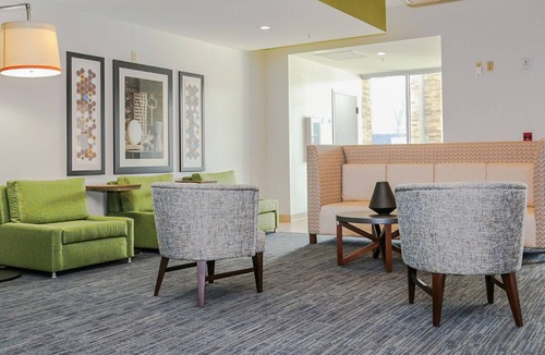 Lake Katrine Hotel | Holiday Inn Express & Suites Kingston-Ulster by IHG