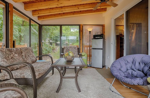 Honeoye House | Honeoye Haven: Family Retreat on Honeoye Lake