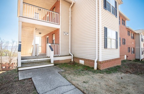 Meadowbrook Condo | Horizon Sunset Getaway- Family/King Bed/City Views