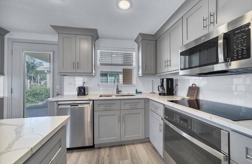 Siesta Key Villa | Horizons West Beachside Villa D-10 is a great 2 bedroom, 2 bath beachside villa!