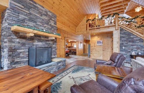 Town of Webb House | Hot Tub & Dock: Waterfront Cabin in Old Forge!