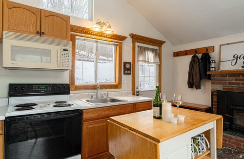 Fleischmanns Ski Chalet | HotTub and 200Mbps WiFi; work from home paradise, Wonderful Belleayre Cabin