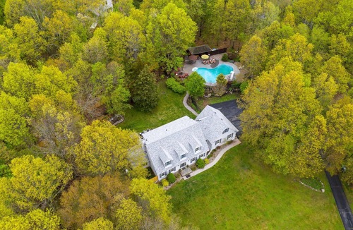 Pine Bush House | Hudson Valley Group Getaway - 1.5hrs from NYC with Heated Pool, Hot Tub, Sauna!