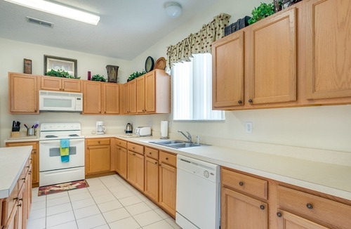 Legacy Park Villa | ⭐HUGE 5 Bed 4 Bath (3 en-suites) South Fc Pool, Games Room, 20 mins to Disney⭐