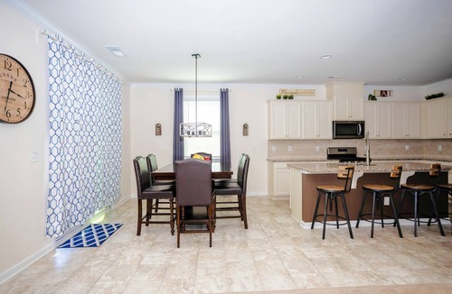 Bowling Green House | Immaculate home very spacious beautiful neighborhood.