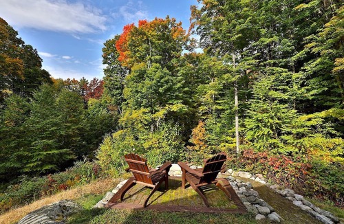 East Haven  Rutland County Cabin | Impressive Cabin with Hot-tub and Fascinating Views in Mendon, Vermont