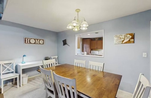 Palmetto Dunes Villa | Inviting Palmetto Dunes condo w/pool, private W/D & deck near beach & golf