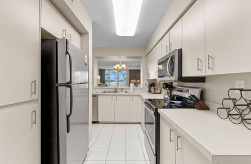 St. Petersburg Condo | Isla Del Sol Bay View Retreat: Ground Floor 12-143