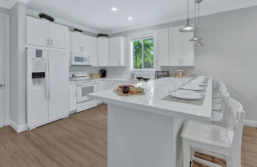 Islamorada Villa | Isla Kiwi: Waterfront Boutique Resort, FREE Boat Dockage Sept-Oct Only
