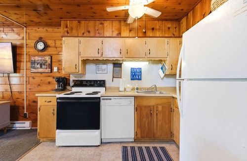 Stevensville Ski Chalet | Juniper Presents: Chalet #56 Screened Porch, Pool & Resort Amenities