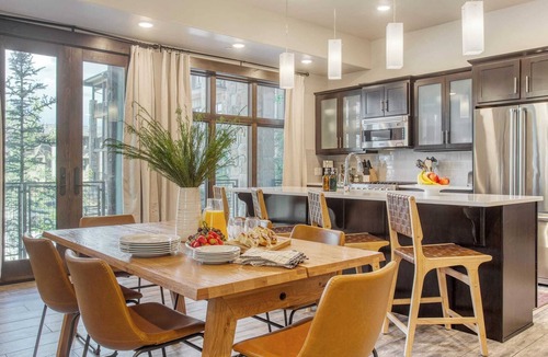 Park City Apartment | Kestrel by Avantstay Close to the Ski Slopes in This Majestic Home in Park City