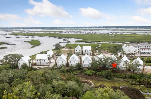 Johns Island House | “Kingfisher” (3029 Southerly Way) 2 person creekside bungalow at Kiawah River